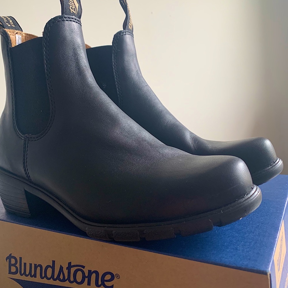 Blundstone Black Leather Heeled Boots (#1671)